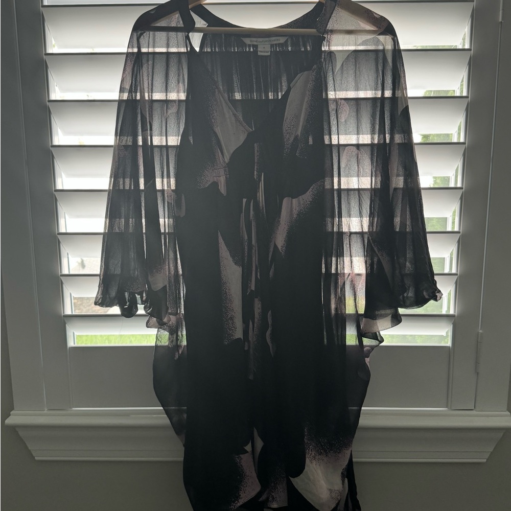 Diane Von Furstenberg 100% Silk Black and Pink Sheer Fleurette Kimono Mini Dress